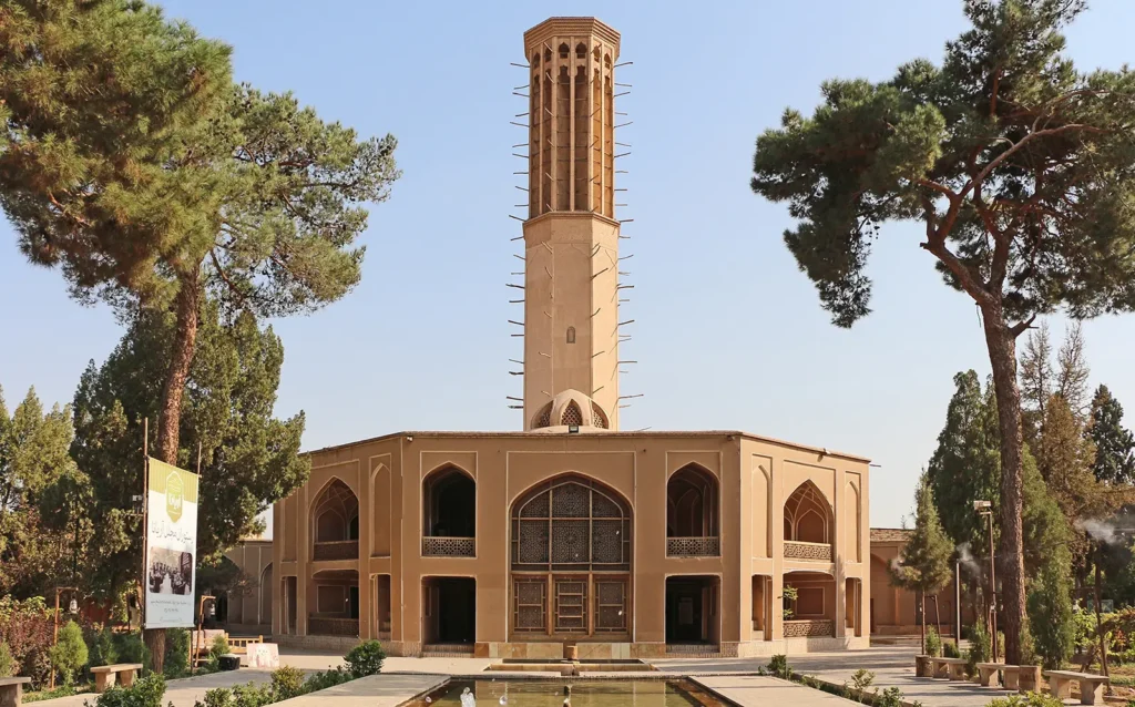 بادگیرهای یزد: معماری قدیمی خنک‌کننده ایران