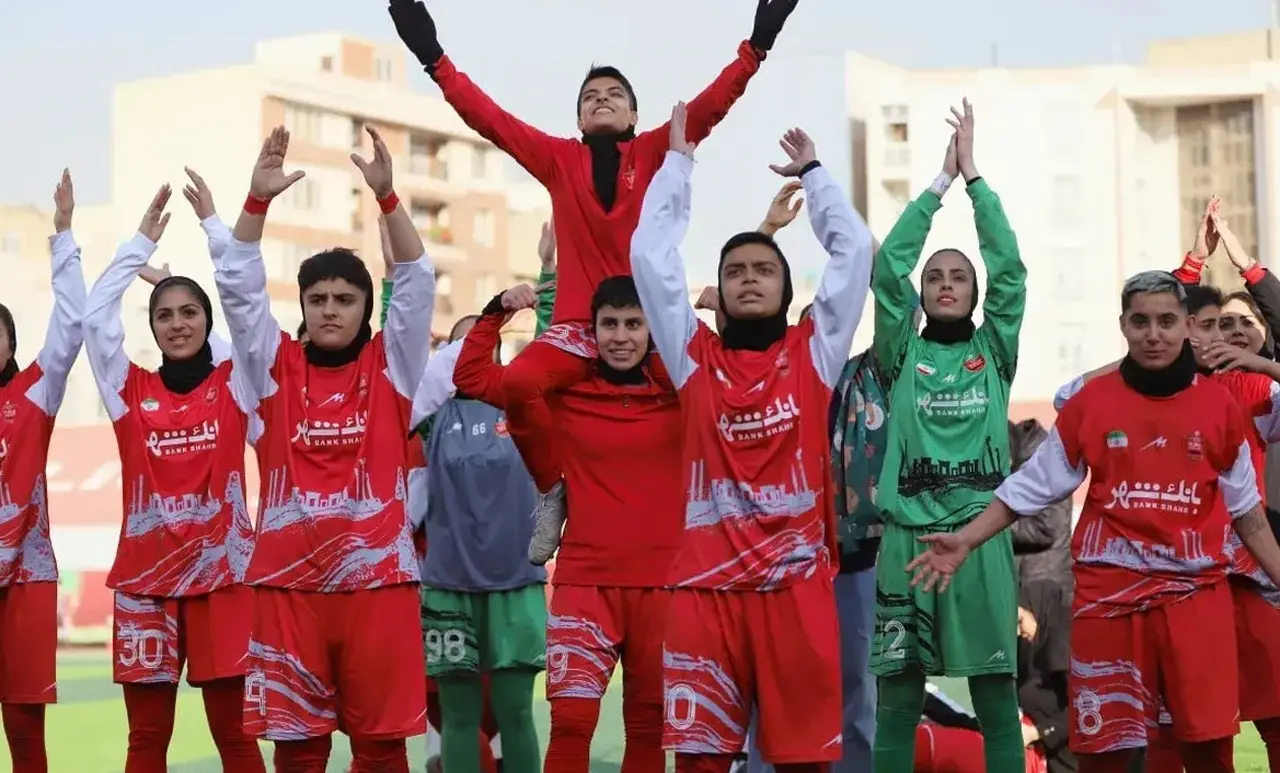 تیم فوتبال زنان پرسپولیس قهرمان لیگ یک شد