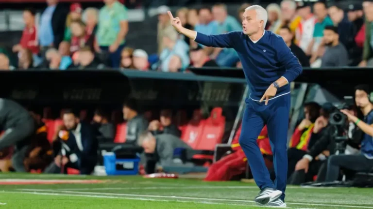 مورینیو هشدار داد: منتظر یک جهنم فوتبالی در استانبول باشید