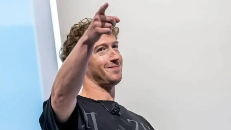 مارک زاکربرگ اعلان جنگ به آیفون و اپل کرد