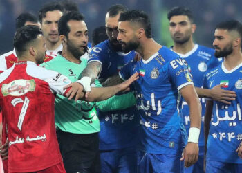 استقلال و پرسپولیس در انتظار ورزشگاه اختصاصی | وعده های دولت برای رفع مشکل