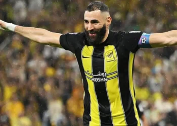 باشگاه الاتحاد شایعه جدایی کریم بنزما را قاطعانه تکذیب کرد