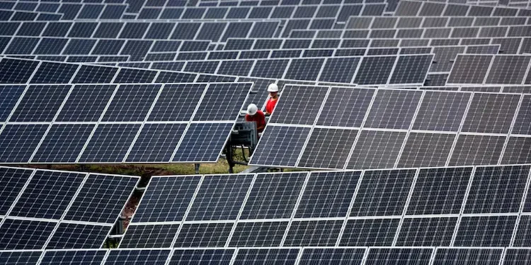 برای نخستینبار انرژی تجدیدپذیر از زغالسنگ پیشی گرفت