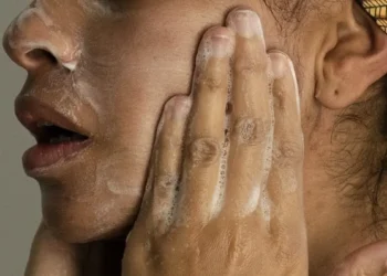 توصیه متخصصان پوست: مراقبت پوستی را ساده کنید