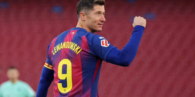 لواندوفسکی قصد ترک بارسلونا را ندارد | لوا آماده تمدید قرارداد