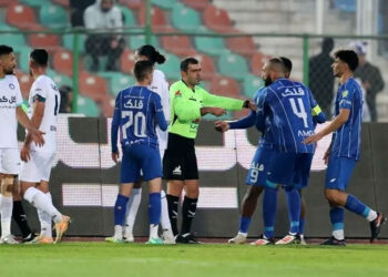 شکست استقلال برابر گل‌گهر؛ پایان تلخ نیم‌فصل برای آبی‌ها