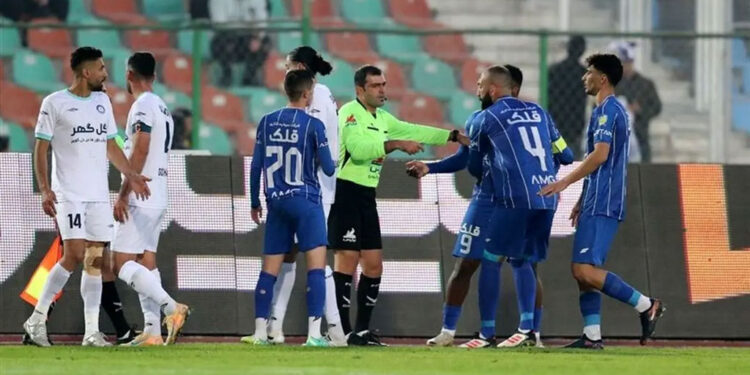 شکست استقلال برابر گل‌گهر؛ پایان تلخ نیم‌فصل برای آبی‌ها