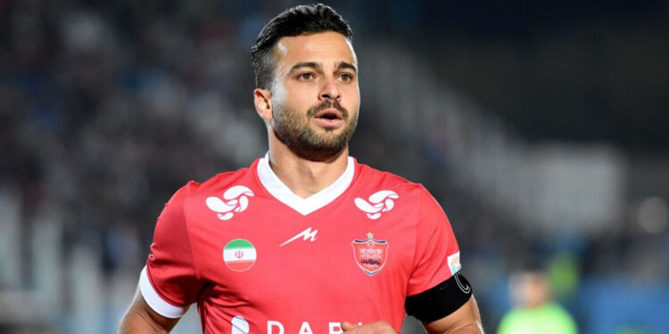 سروش رفیعی از گلر استقلال پس از حاشیه در دربی ۱۰۶ عذرخواهی کرد